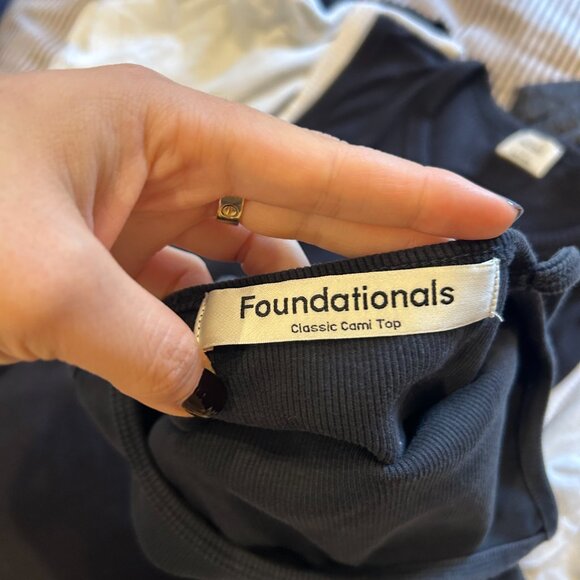 Foundationals tank - Picture 2 of 5